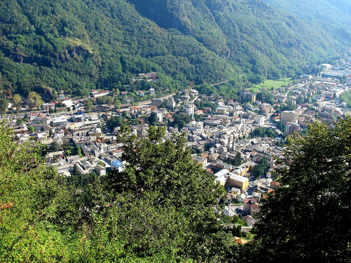 Chiavenna vom Hang aus gesehen