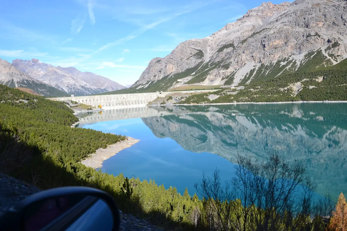 Der Stausee Lago di Cancano mit Staumauer